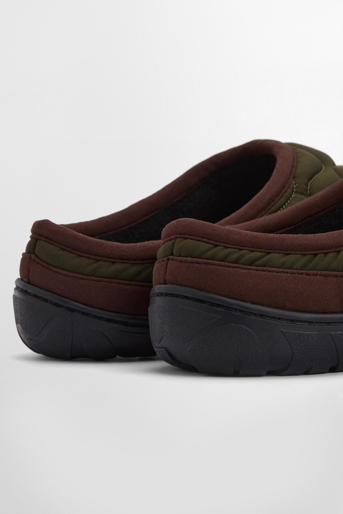 Outdale Slippers