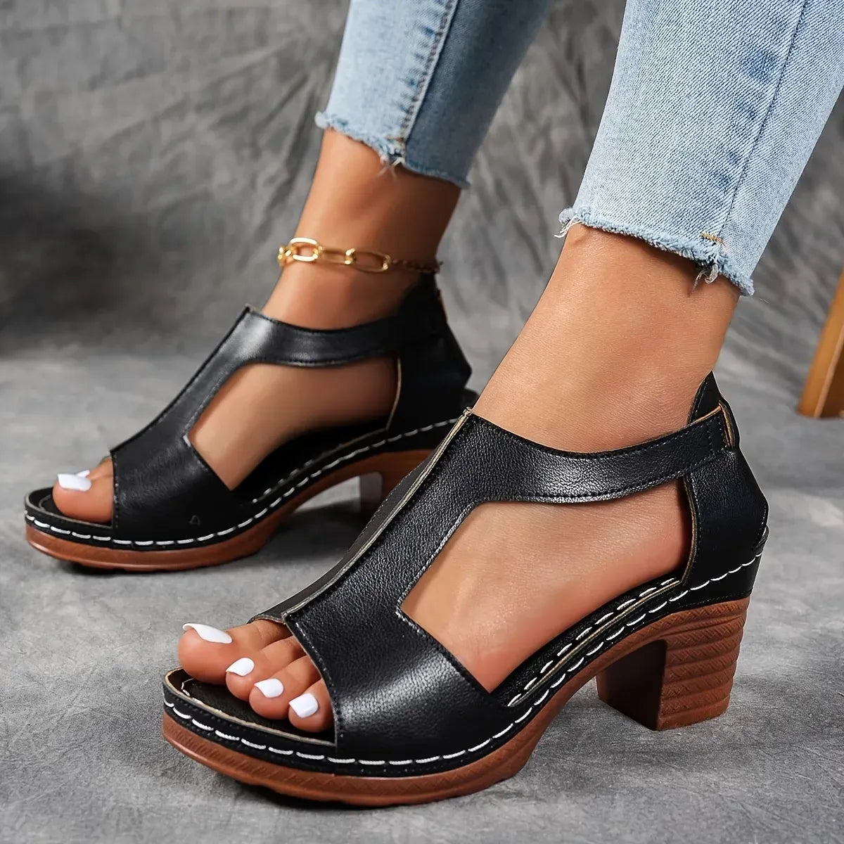 Women’s Chunky Heel Cutout Sandals
